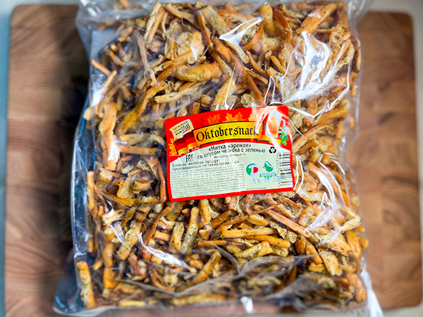 Нитка ЖАРЕНАЯ "Чеснок с зеленью" Oktobersnack 1 кг (сырный продукт) в Ставрополе