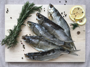 Картофель «Бруто» со вкусом сметаны и зелени 70 гр.: Вобла вяленая астраханская крупная