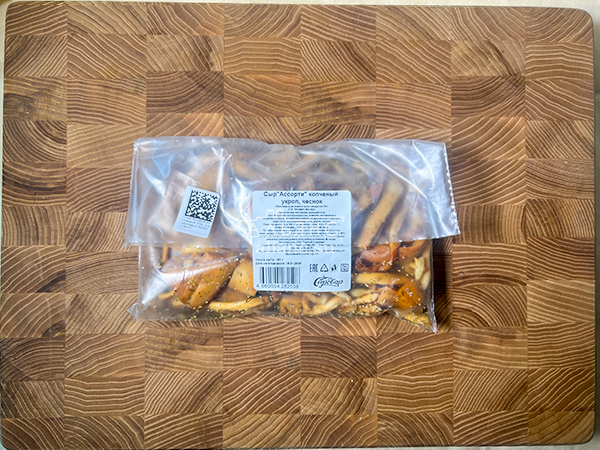 Сыр 150 гр ГОРНЫЙ СЫРОВАР (Ассорти копчёный с укропом и чесноком) в Ставрополе